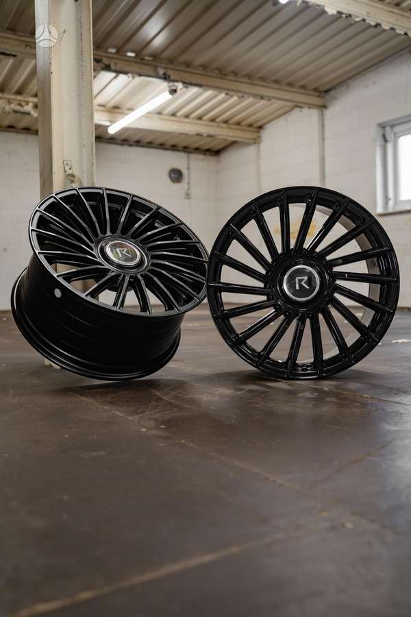 RIVIERA RF8 Gloss black, light alloy, R22