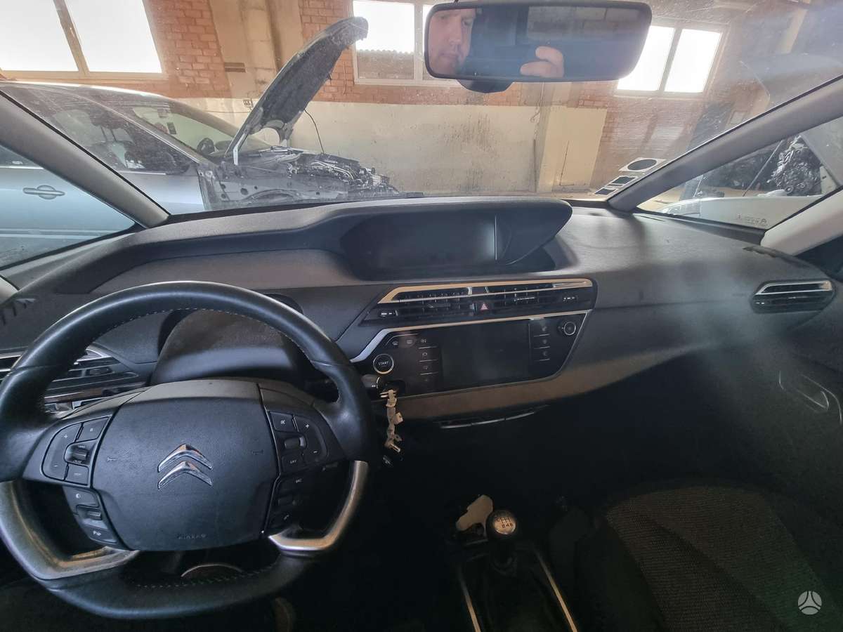 Citroen C4 Picasso dalimis