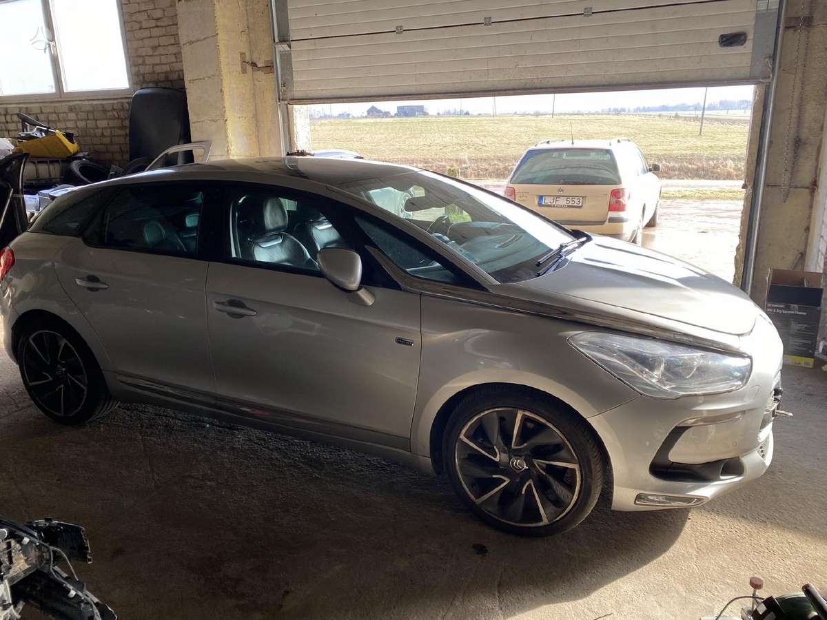 Citroen DS5 по частям