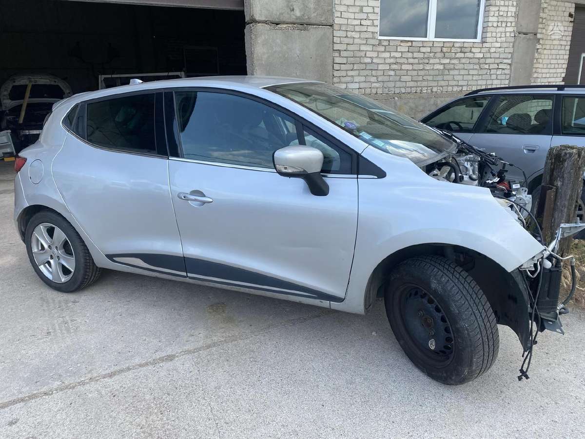 Renault Clio по частям. Variklis dėžė dirba labai gerai