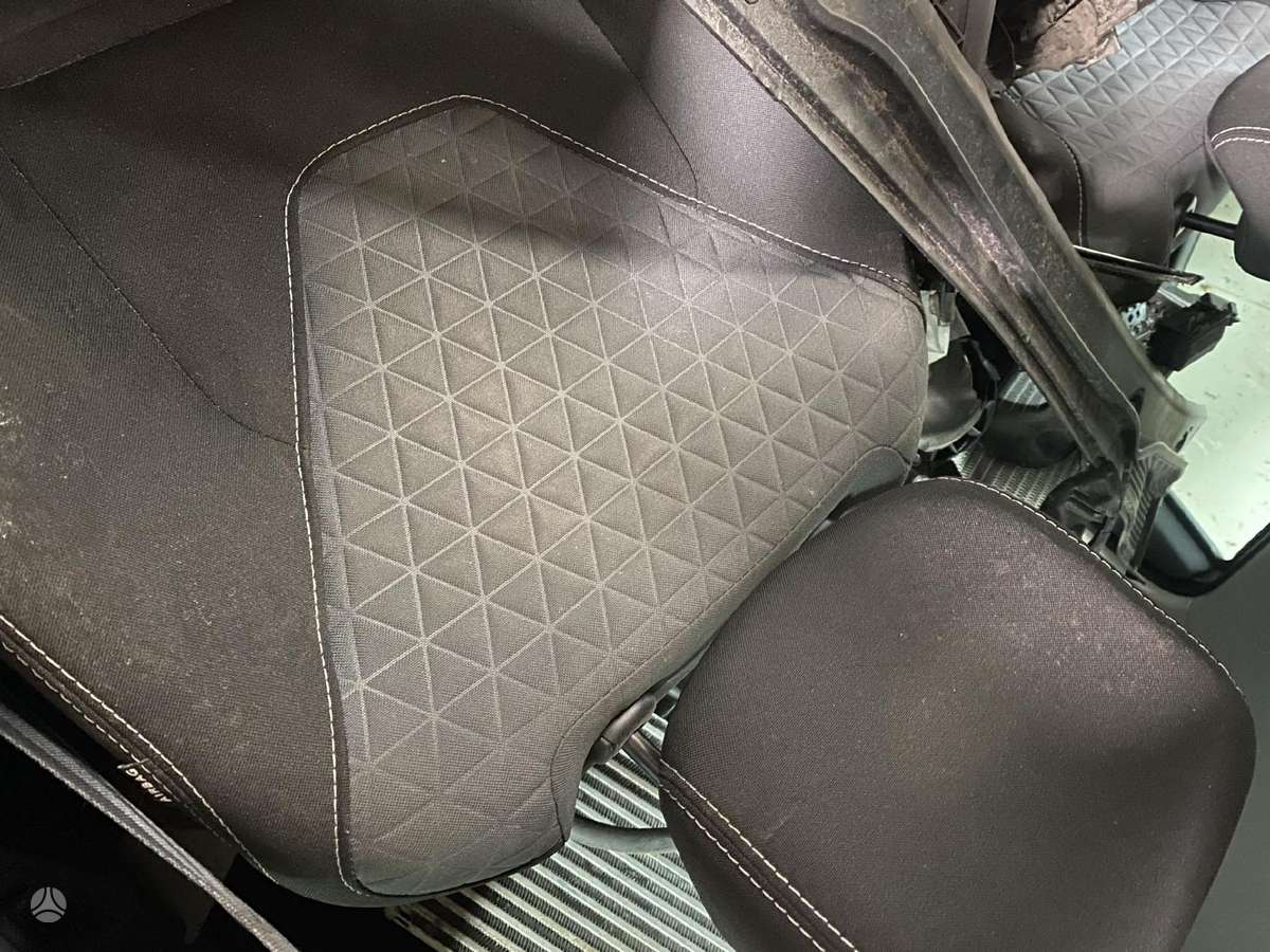 Renault Clio dalimis. Variklis dėžė dirba labai gerai