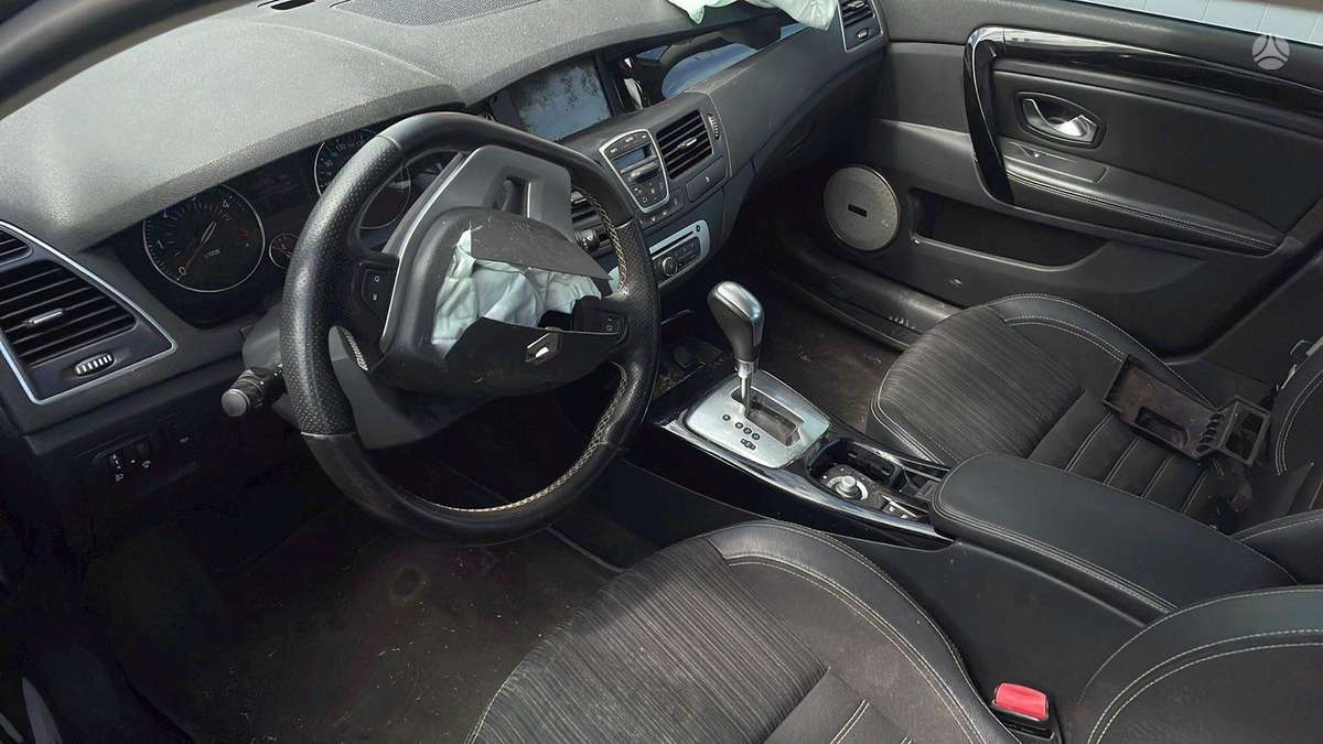 Renault Laguna dalimis