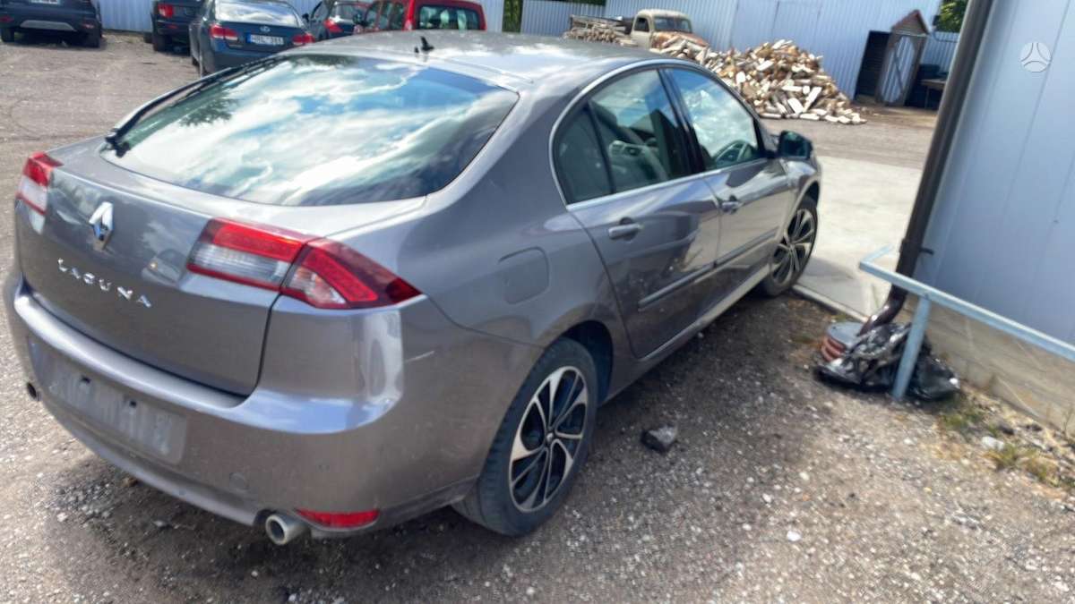 Renault Laguna dalimis
