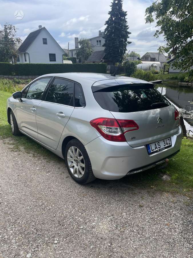 Citroen C4, 1.6 l., hatchback