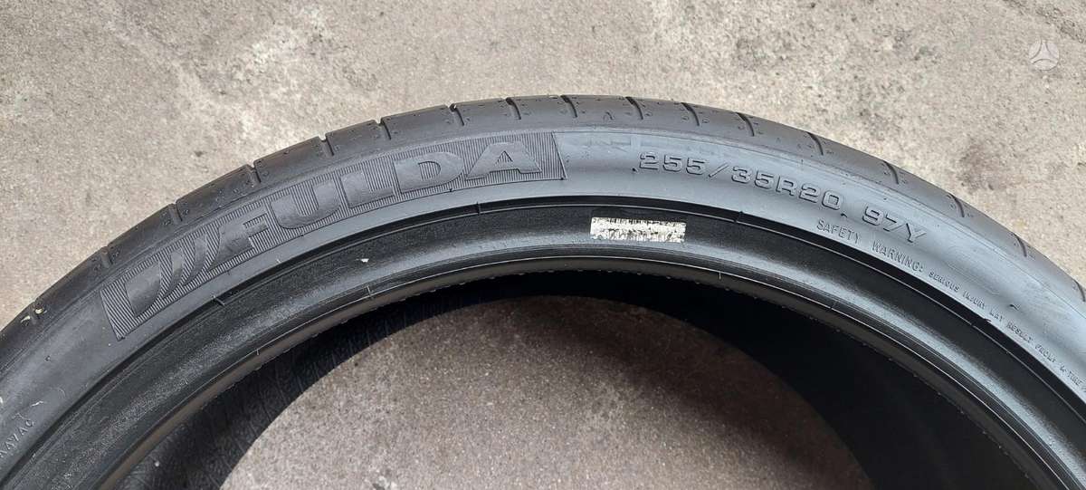 Fulda, vasarinės 255/35 R20