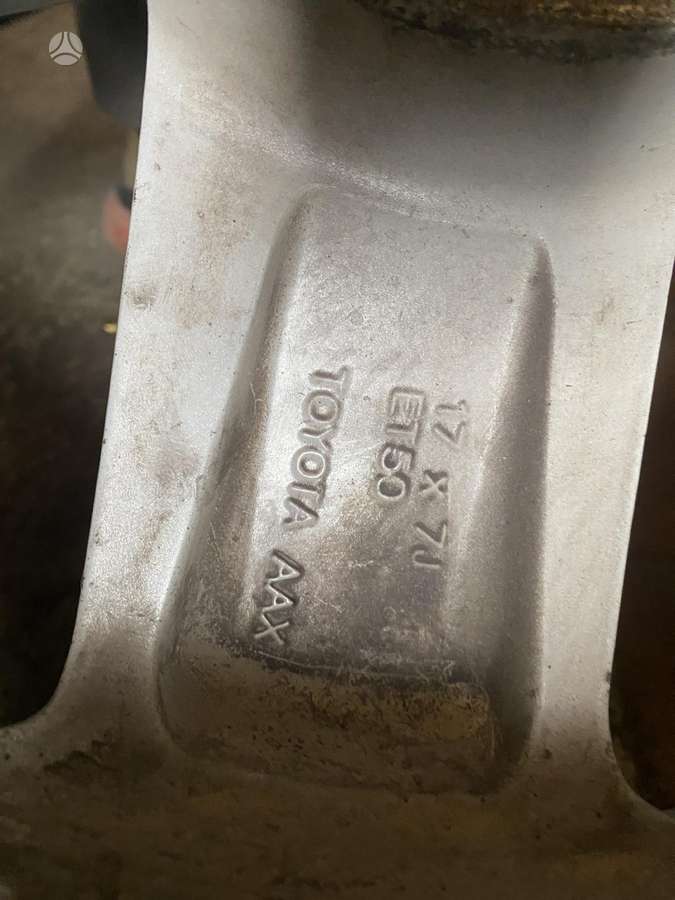 Toyota, lengvojo lydinio, R17