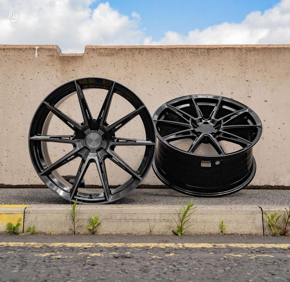 RIVIERA RF6 GLOSS BLACK, light alloy, R19