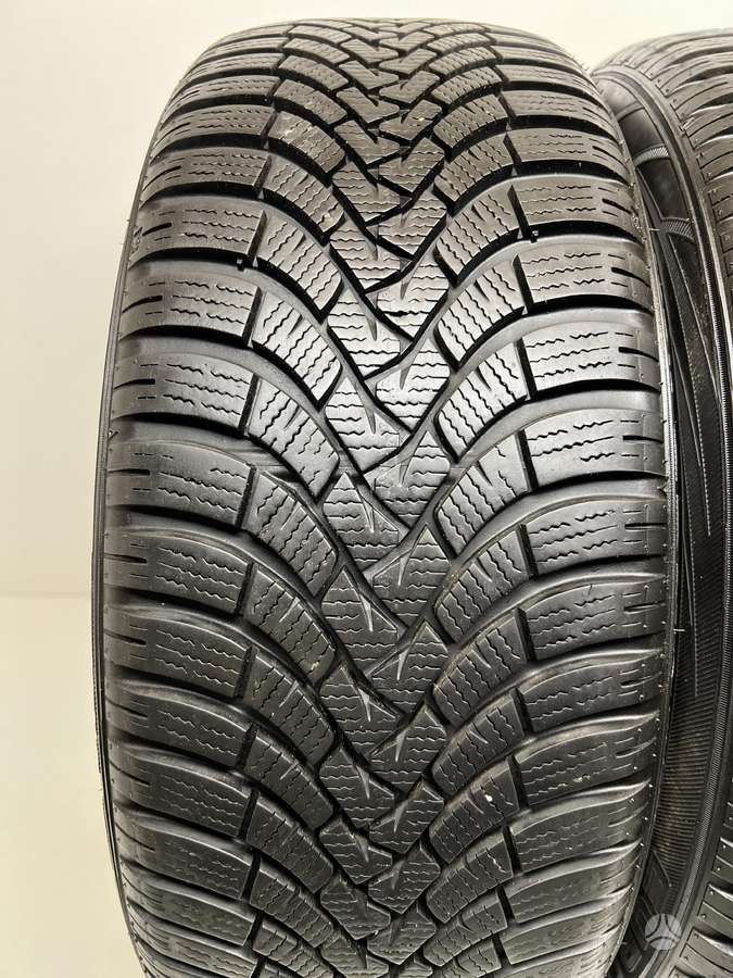 Falken EuroWinter HS01, winter 215/50 R18