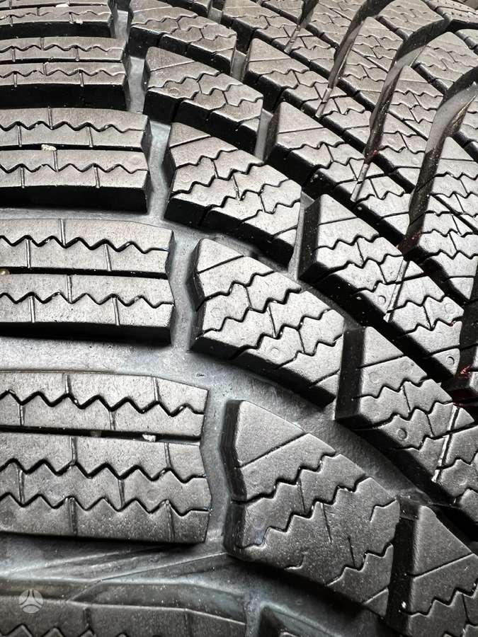 Bridgestone Blizzak LM005 2020m, winter 225/55 R17