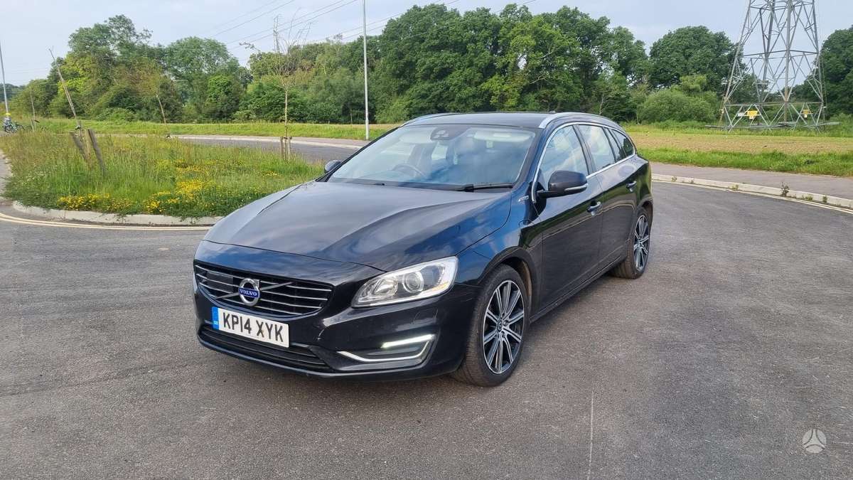 Volvo V60 dalimis