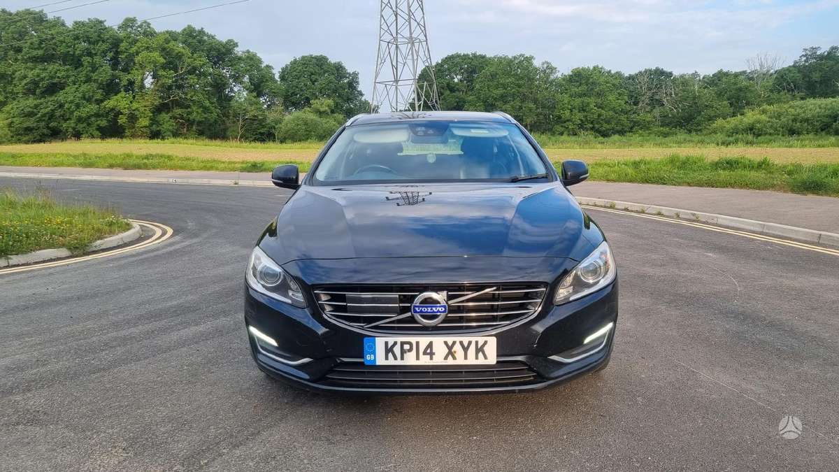 Volvo V60 dalimis