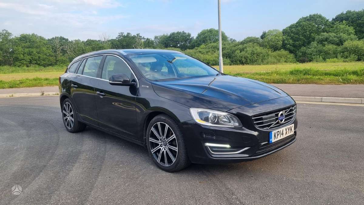 Volvo V60 dalimis