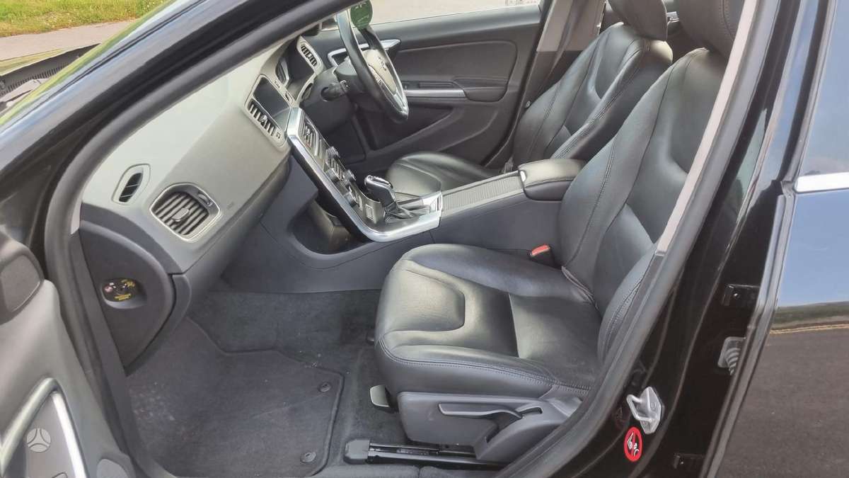 Volvo V60 for parts