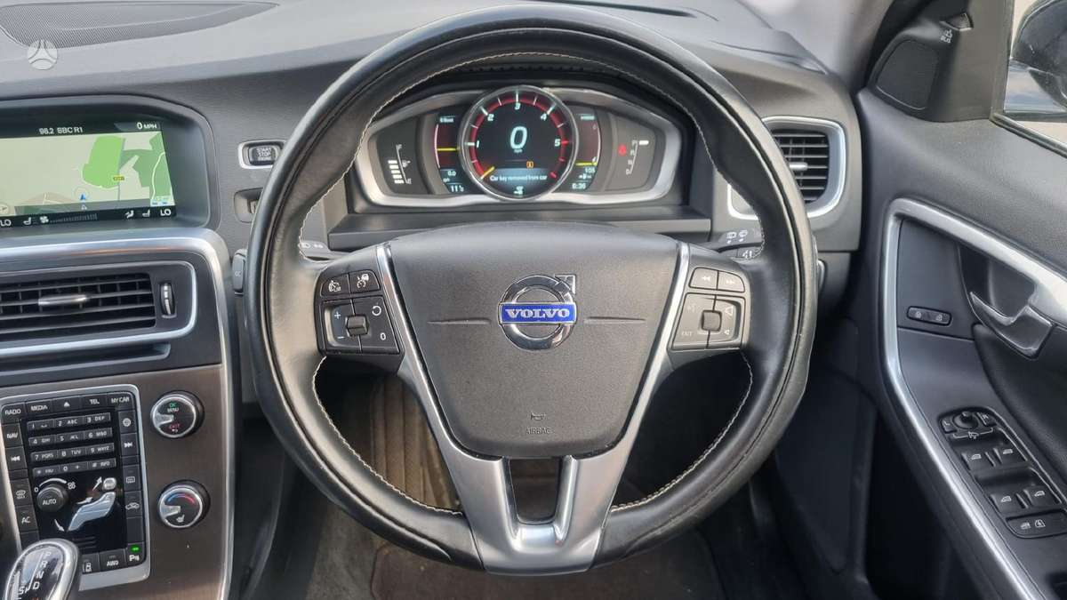 Volvo V60 по частям