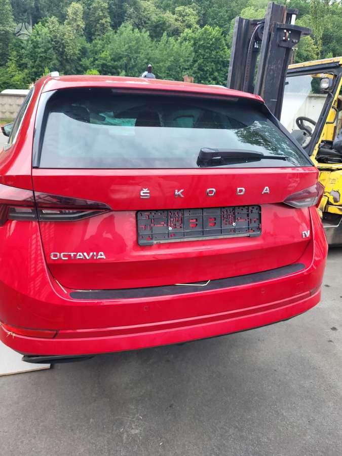 Skoda Octavia dalimis