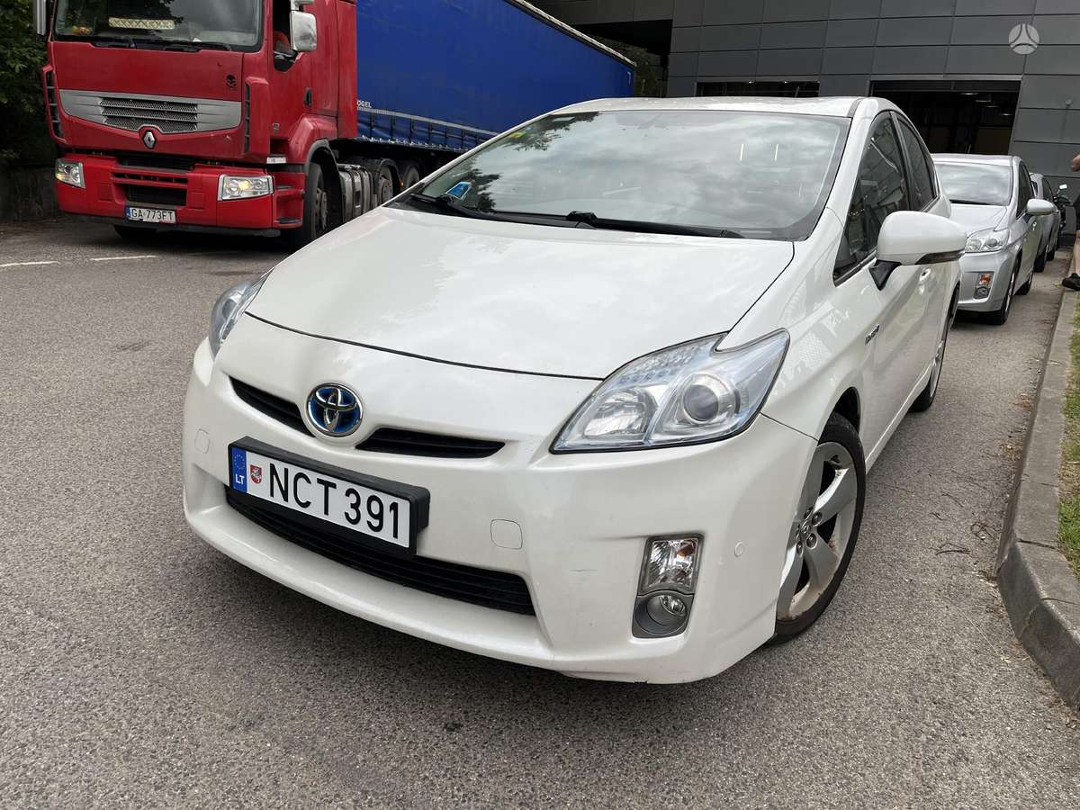 Toyota Prius, 1.8 l., Хэтчбек