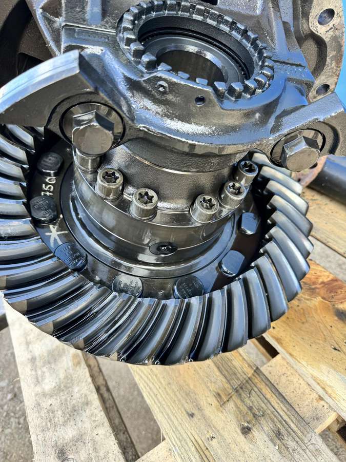 Scania P270 , R660, sunkvežimiai