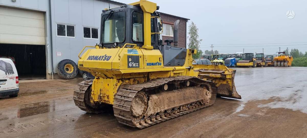 Komatsu D61 EX-15, бульдозеры