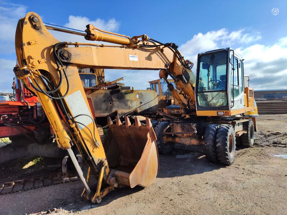 Liebherr A900, construction and road construction equipment