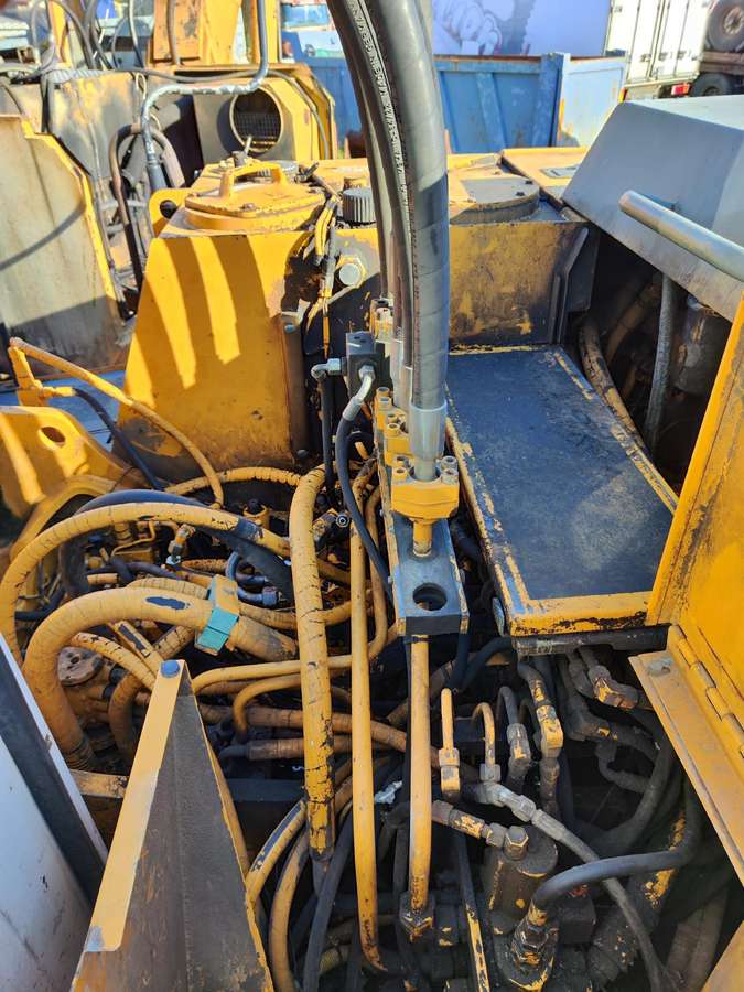 Liebherr A900, construction and road construction equipment