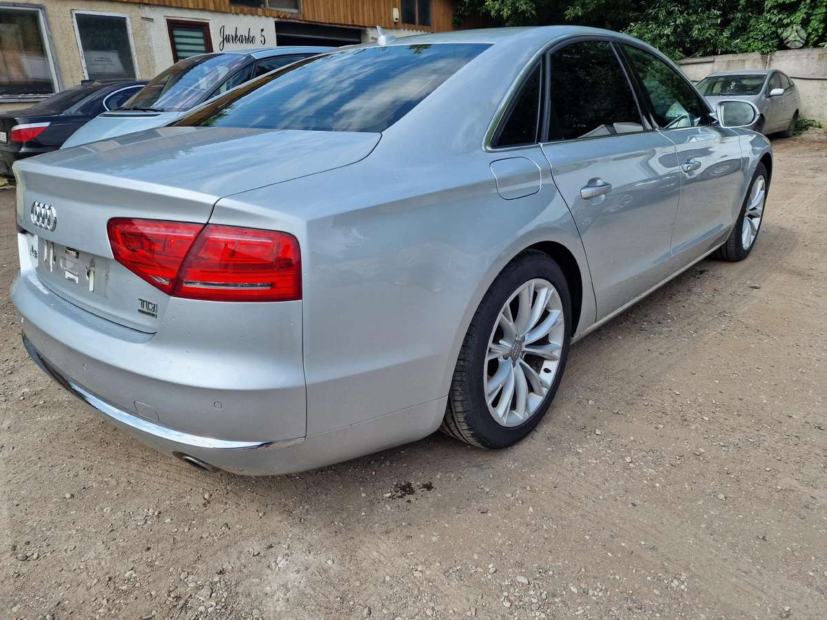 Audi A8