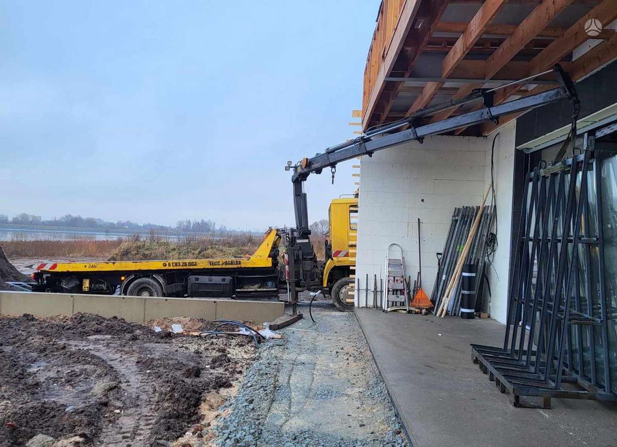 Krovinių ir žemės ūkio technikos pervežimas
