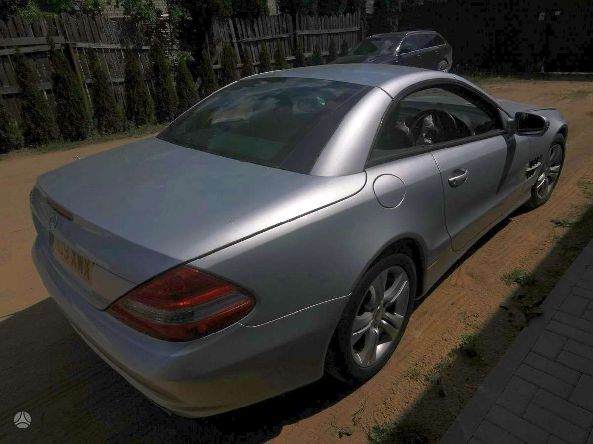 Mercedes-Benz SL350 dalimis
