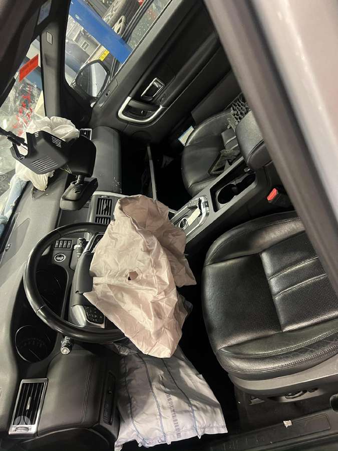 Land Rover Discovery rezerves daļās