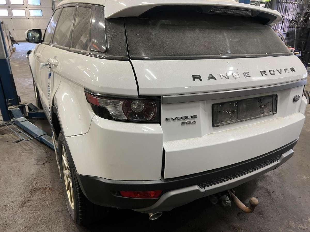 Land Rover Discovery dalimis. 224dt