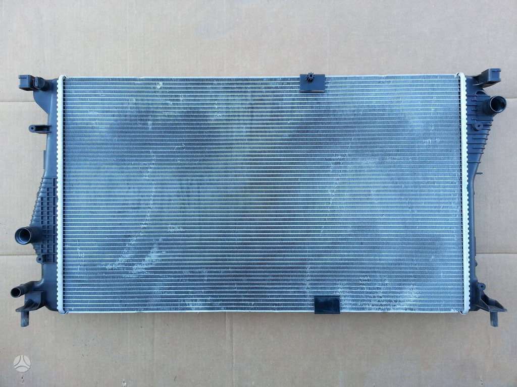 Nissan Primastar a/c condenser, water radiator