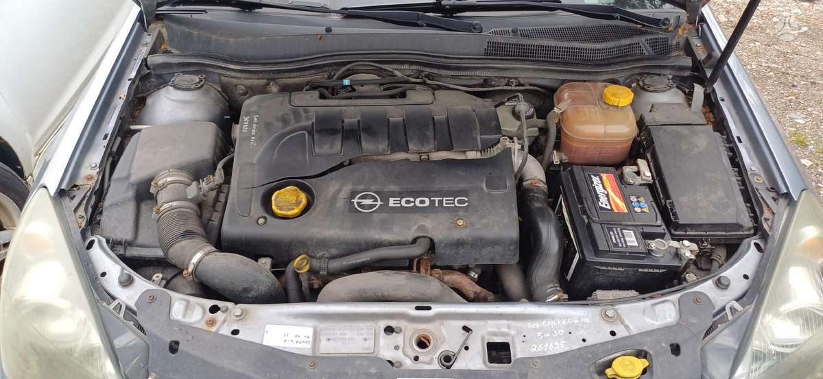 Opel Astra dalimis