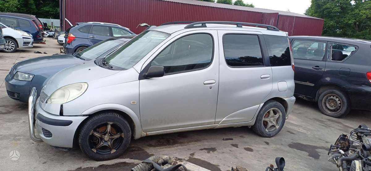 Toyota Yaris Verso dalimis