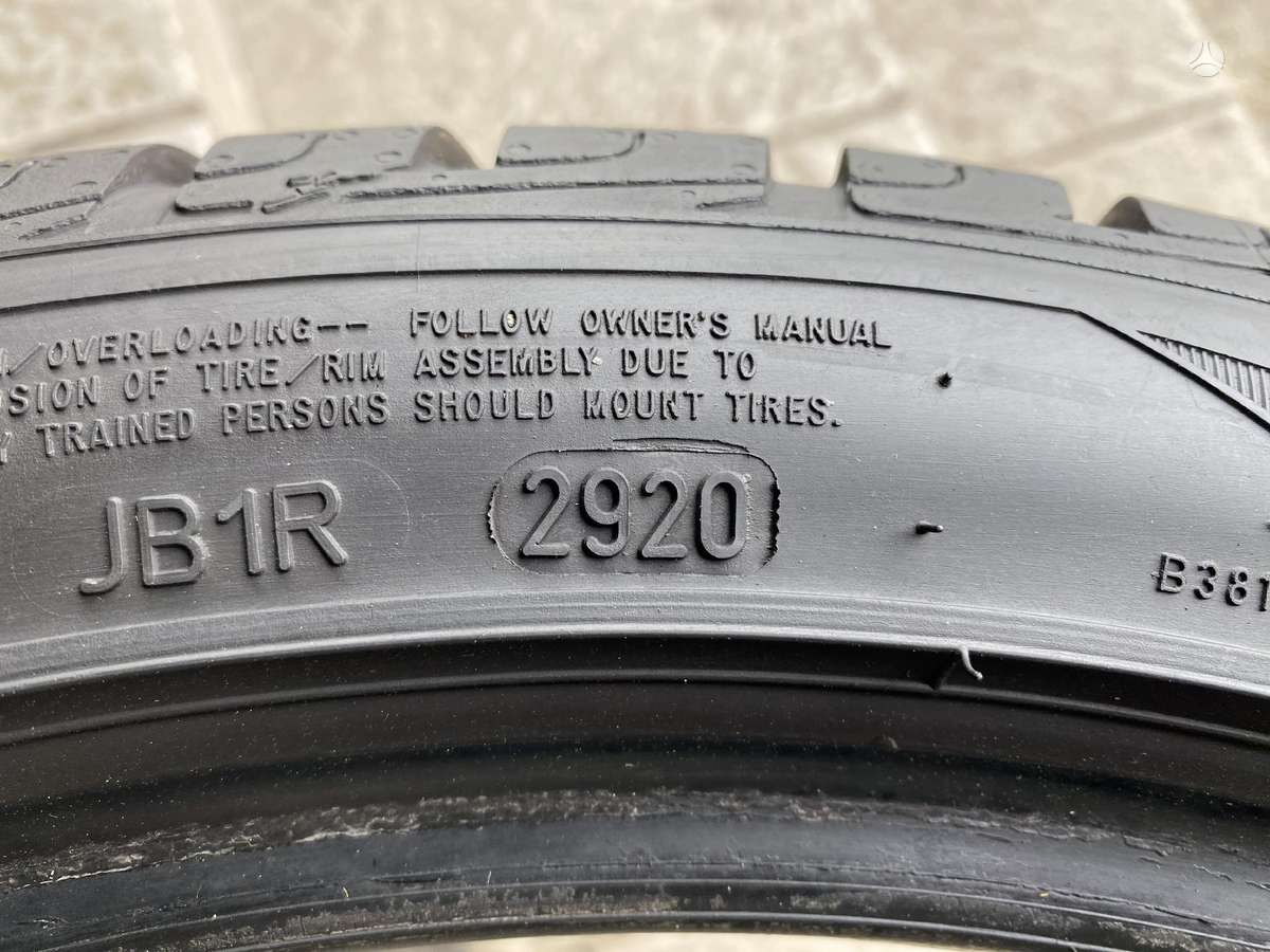 Goodyear Ultragrip performance, winter 205/45 R18