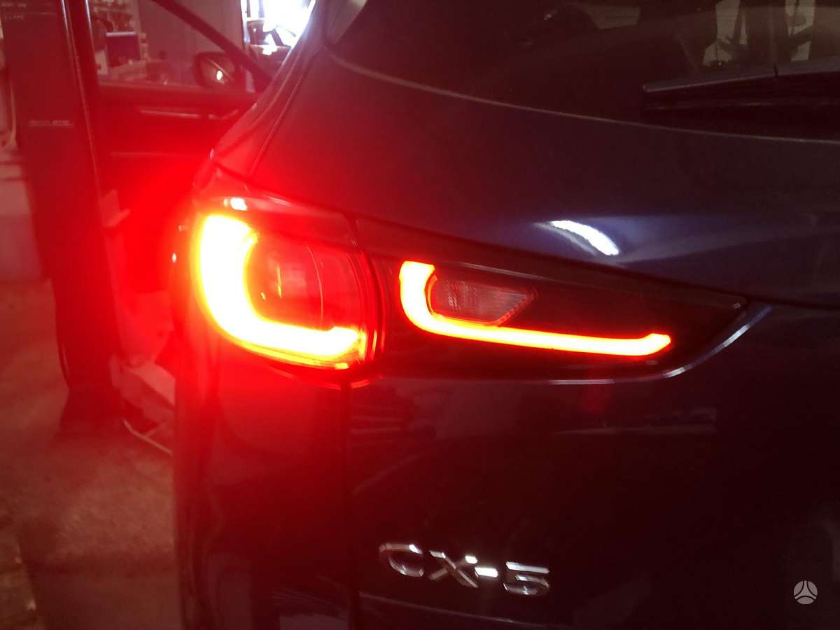 Mazda CX-5 dalimis. Spalvos kodas 42m