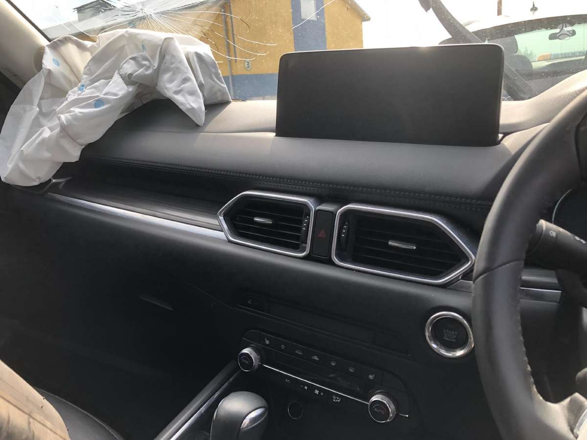 Mazda CX-5 dalimis. Spalvos kodas 42m