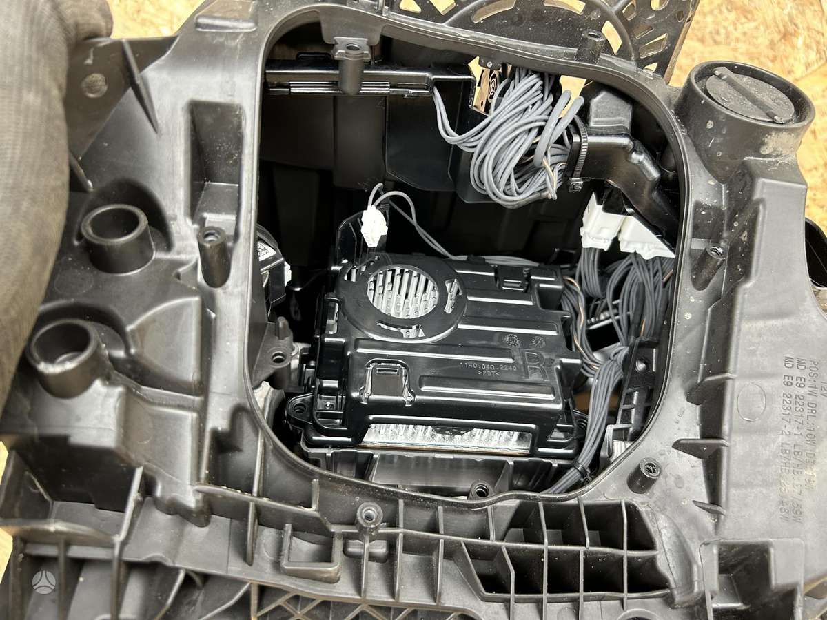 Porsche Taycan, 9J1941060F, Cen19943