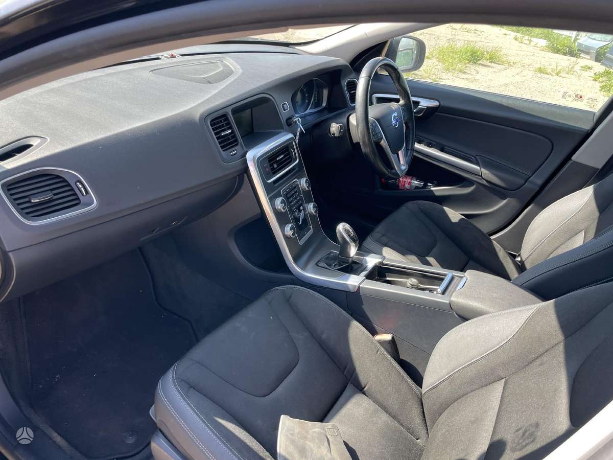 Volvo V60 по частям