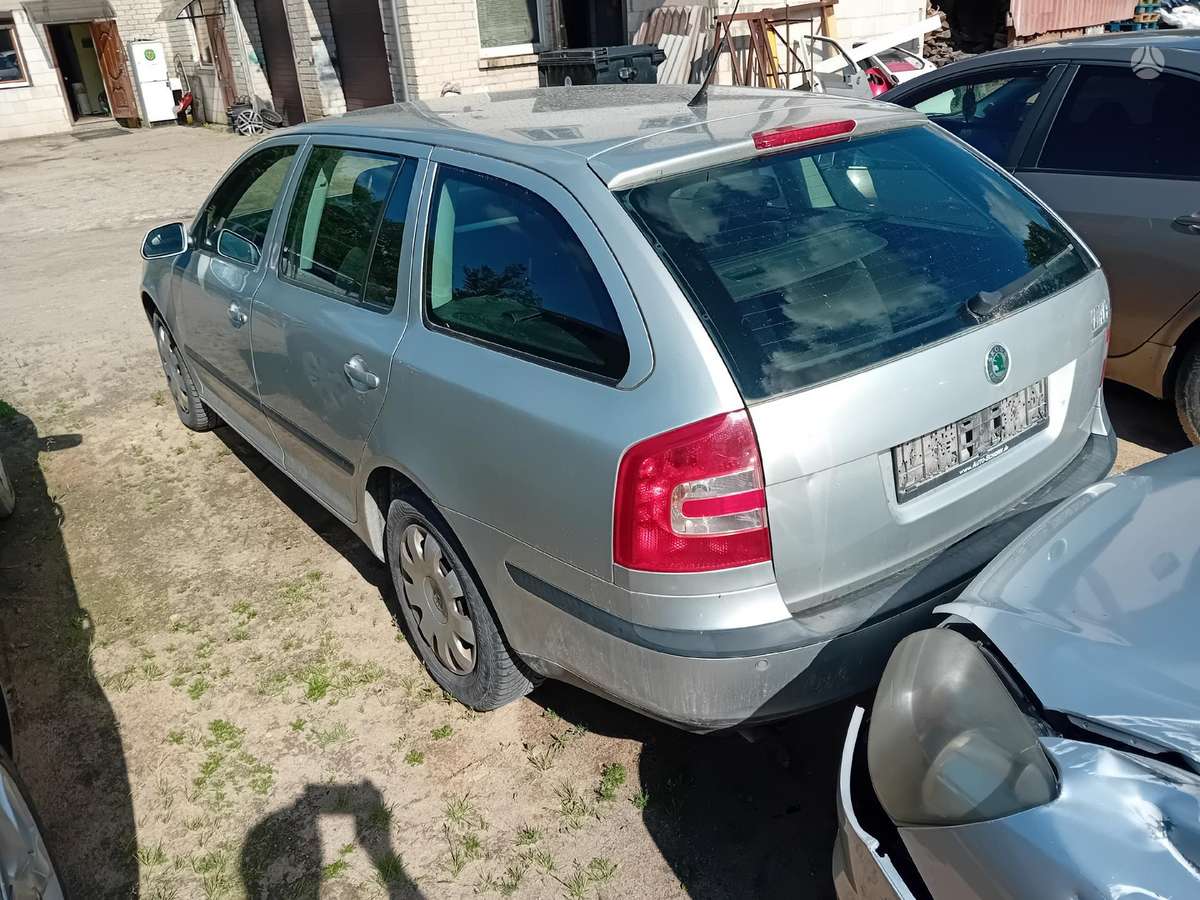 Skoda Octavia dalimis