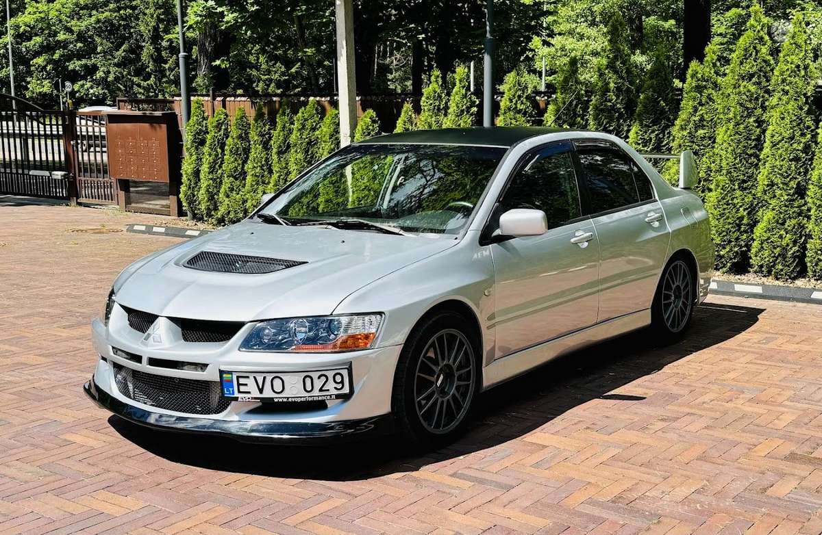 Mitsubishi Lancer Evolution, 2.0 l., sedanas