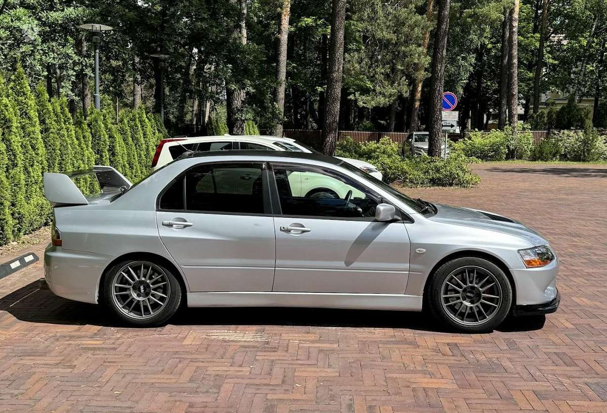Mitsubishi Lancer Evolution, 2.0 l., sedanas