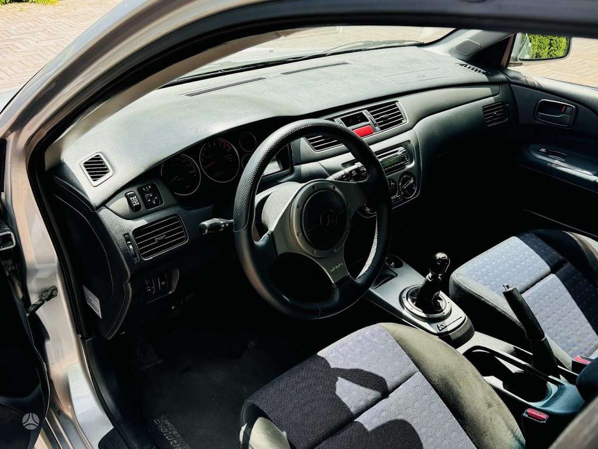 Mitsubishi Lancer Evolution, 2.0 l., sedanas
