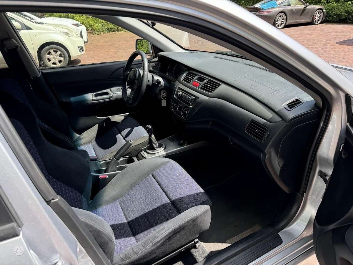 Mitsubishi Lancer Evolution, 2.0 l., sedanas