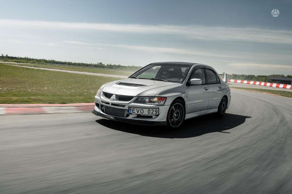 Mitsubishi Lancer Evolution, 2.0 l., saloon / sedan