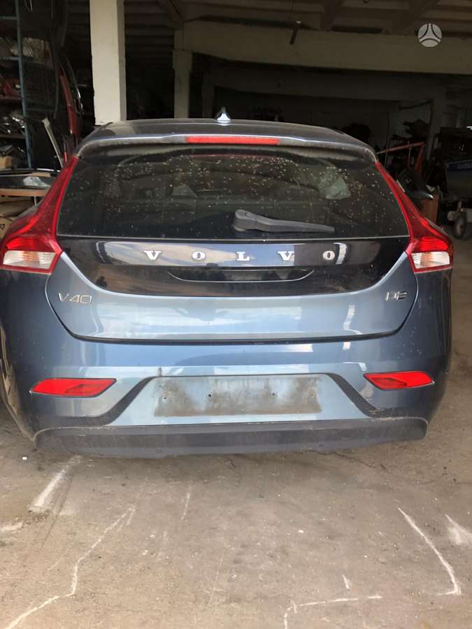 Volvo V40 Volvo v40 dalimis