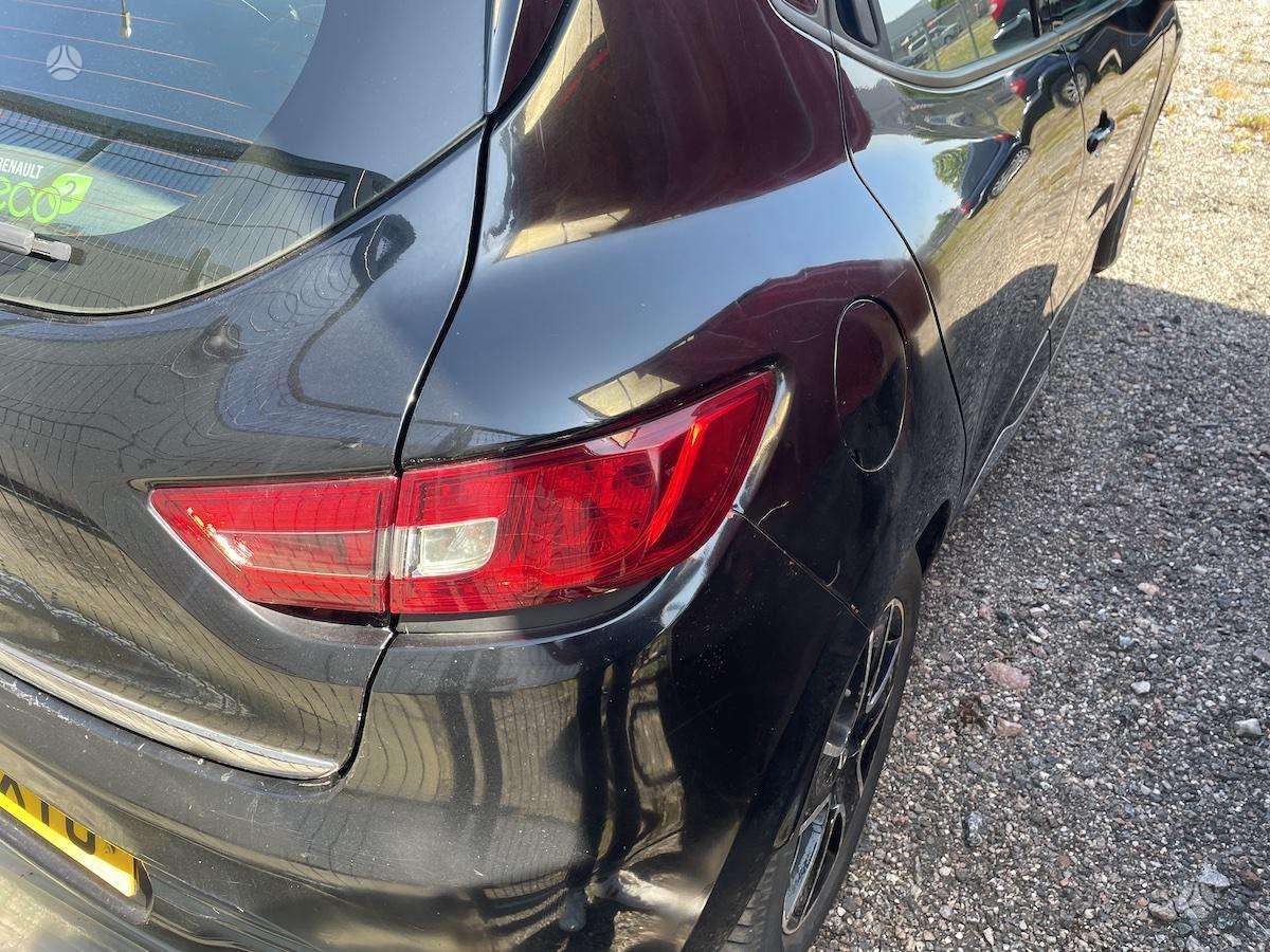 Renault Clio for parts