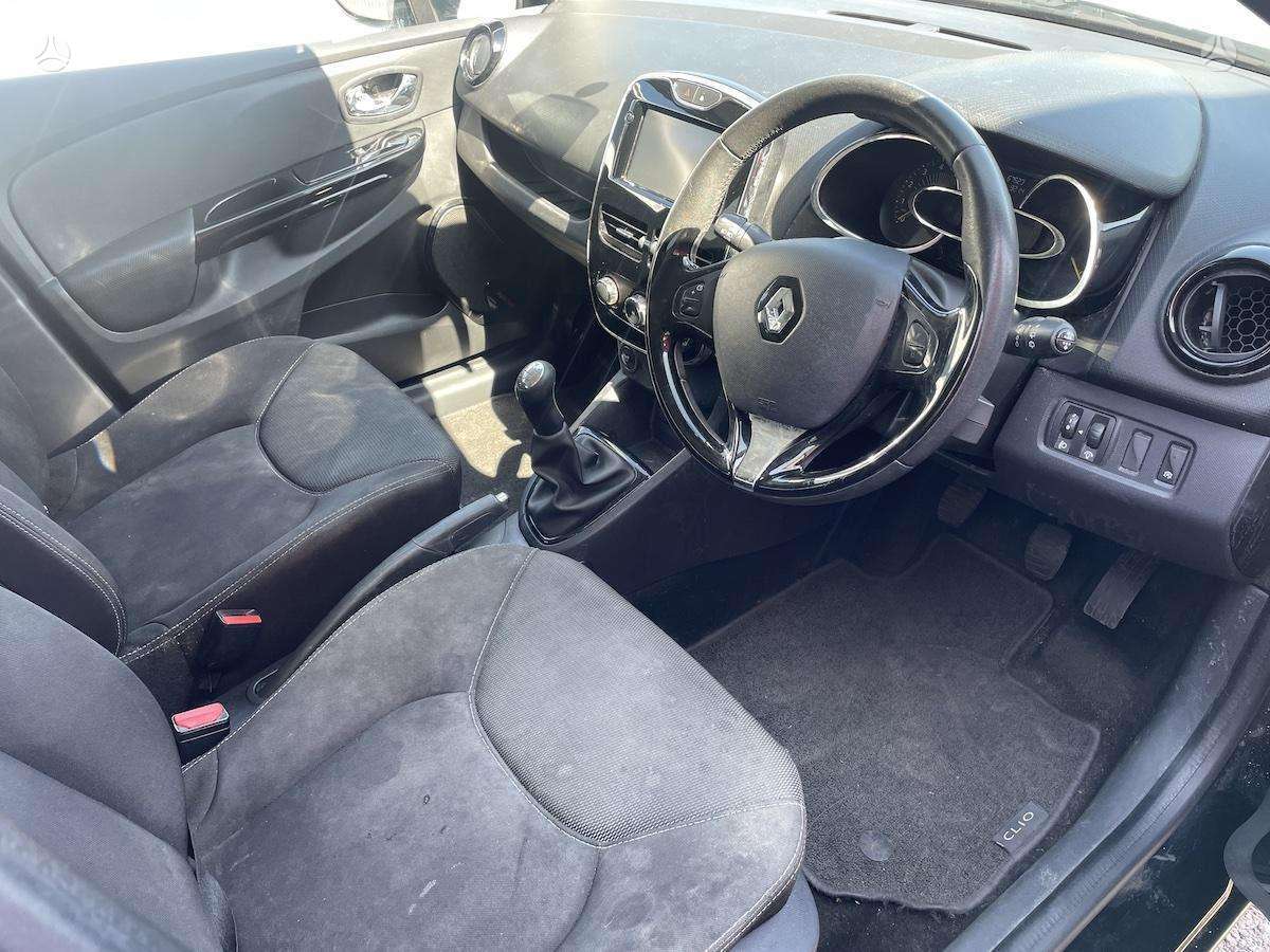 Renault Clio dalimis