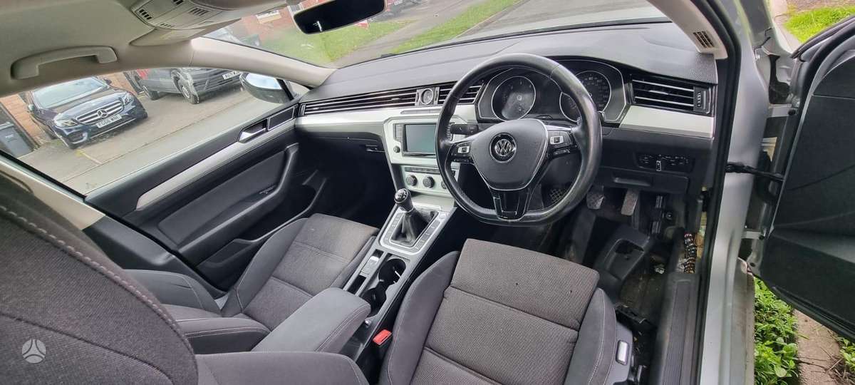 Volkswagen Passat dalimis