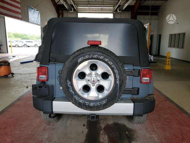 Jeep Wrangler Visas dalimis