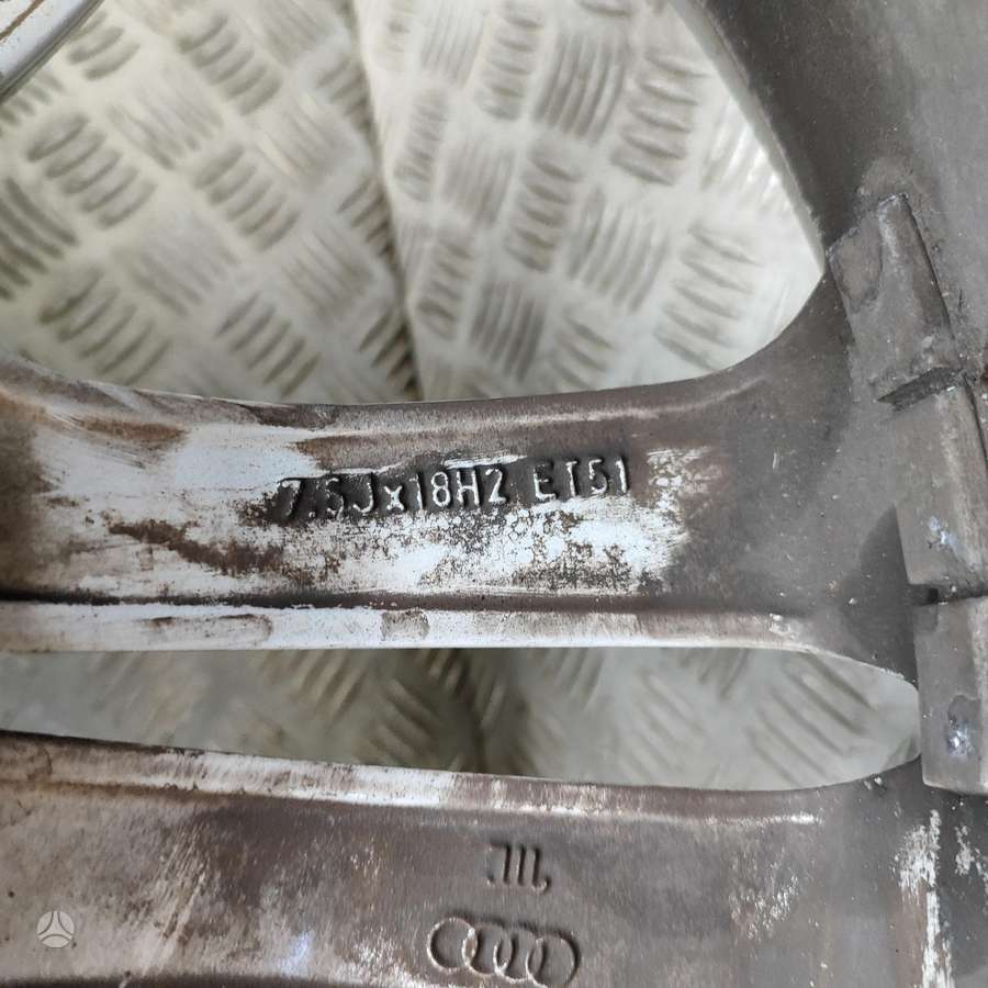 Audi A3 Sportback, light alloy, R18