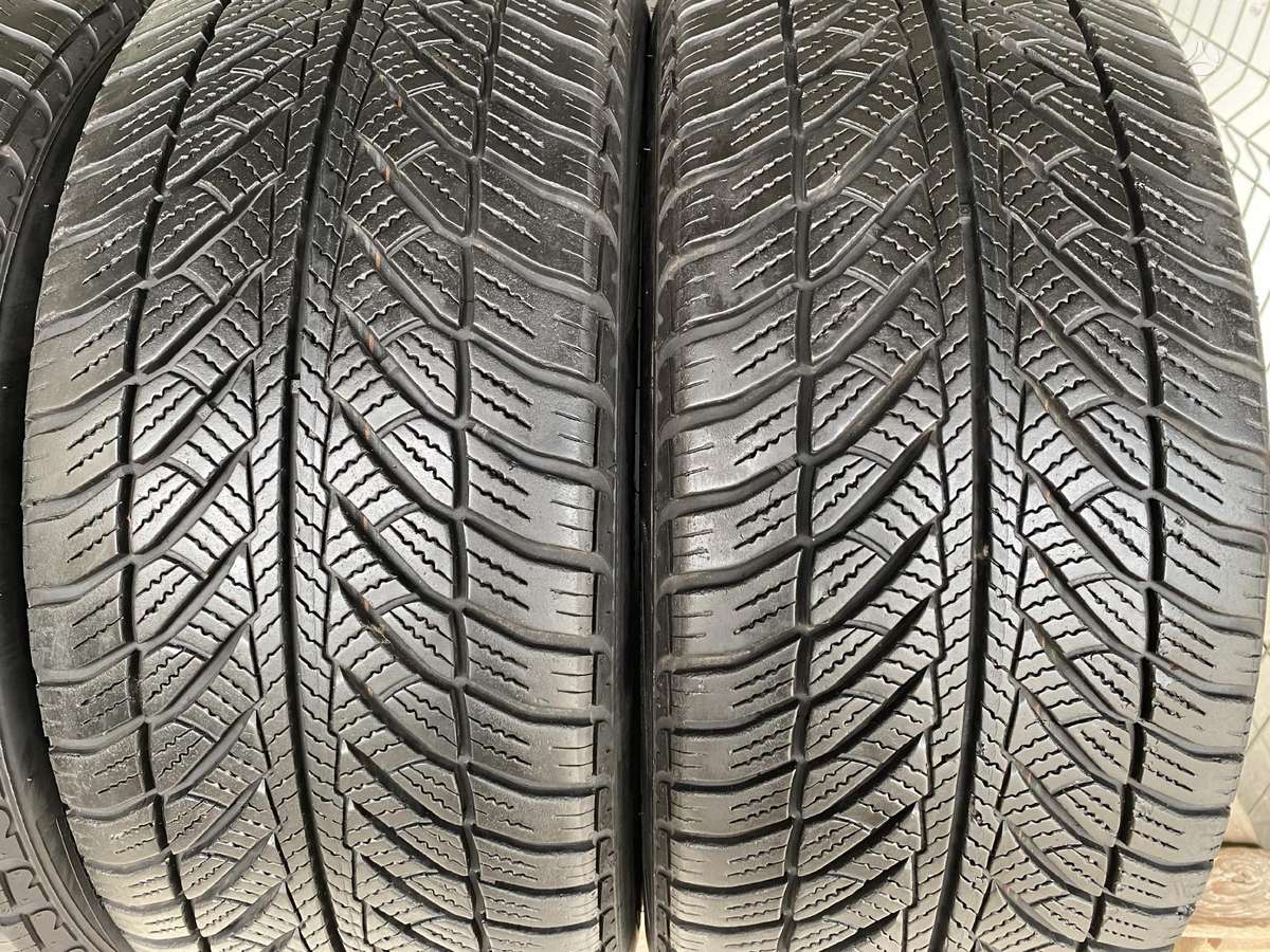 Goodyear Ultragrip 8 performance, зимние 245/45 R18